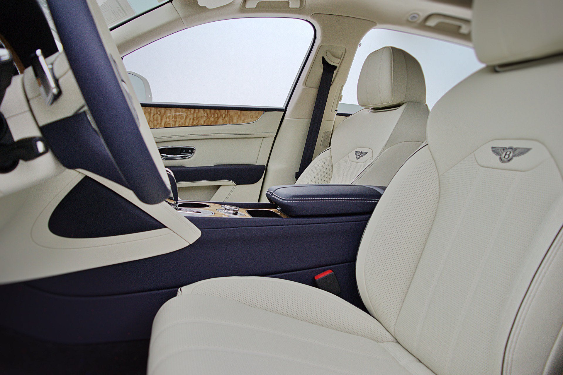 2023 Bentley Bentayga V8/LEASE OPTIONS AVAILABLE