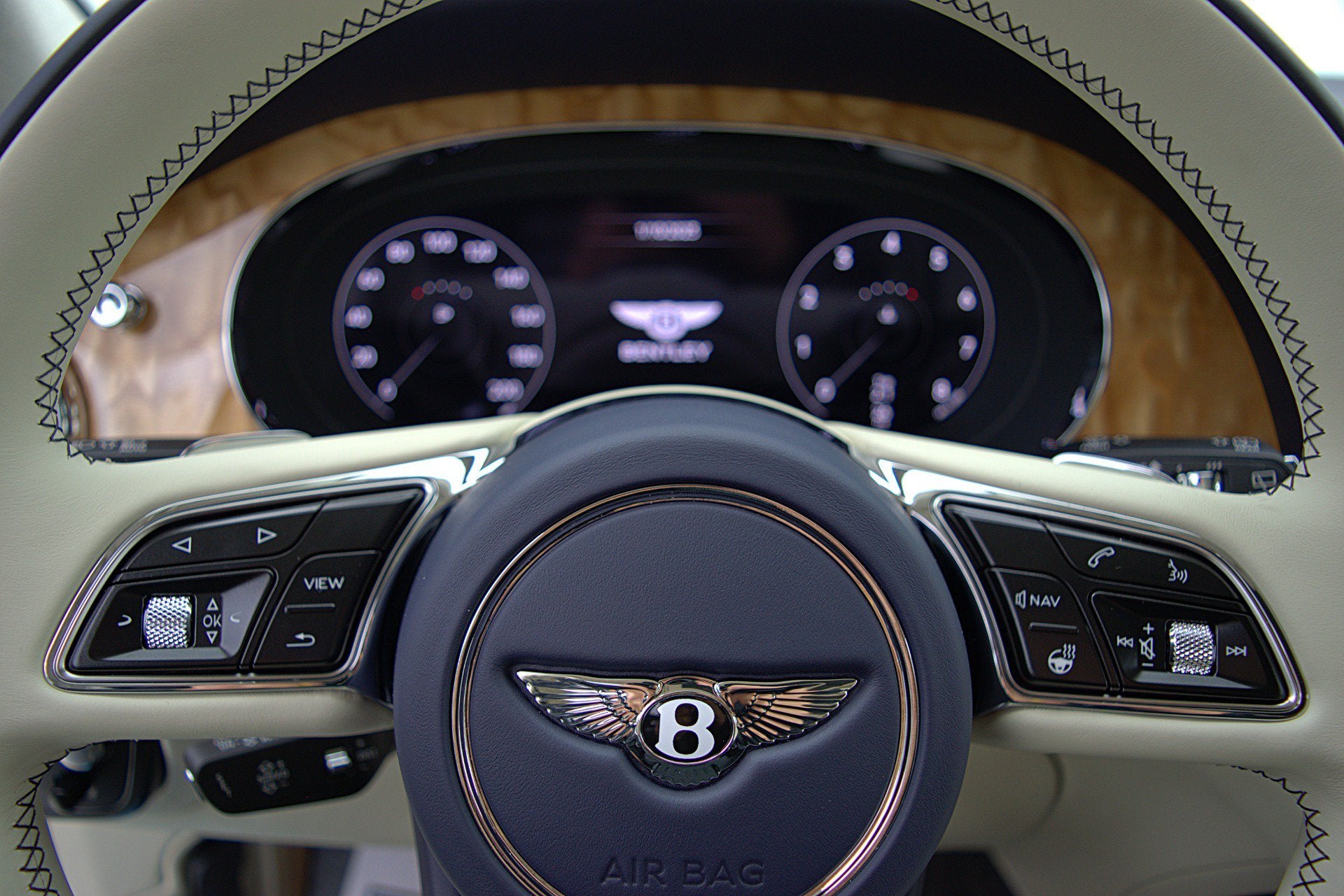 2023 Bentley Bentayga V8/LEASE OPTIONS AVAILABLE