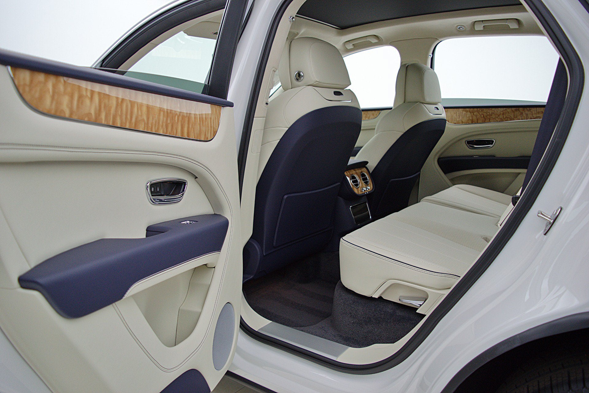 2023 Bentley Bentayga V8/LEASE OPTIONS AVAILABLE