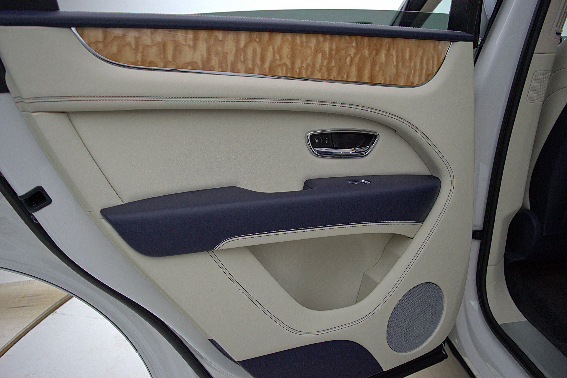 2023 Bentley Bentayga V8/LEASE OPTIONS AVAILABLE