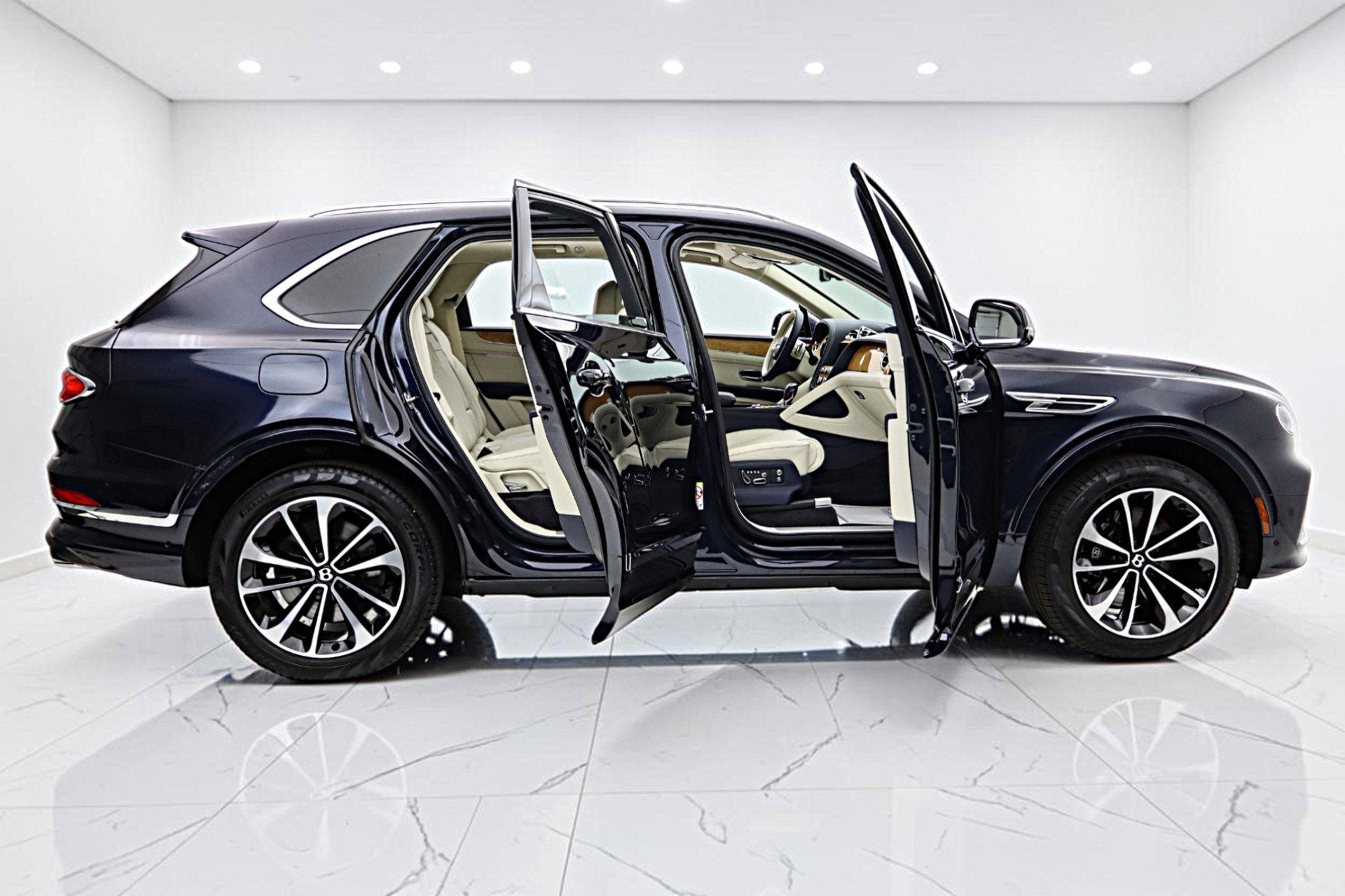2023 Bentley Bentayga V8