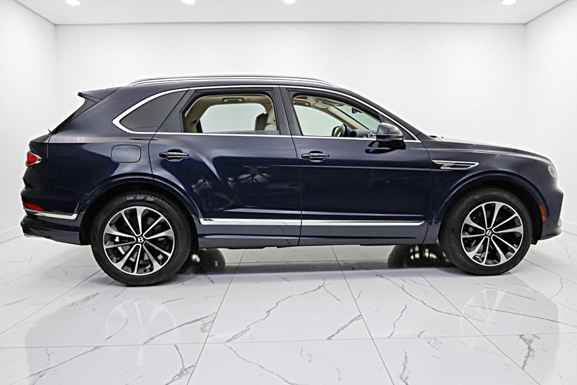 2023 Bentley Bentayga V8