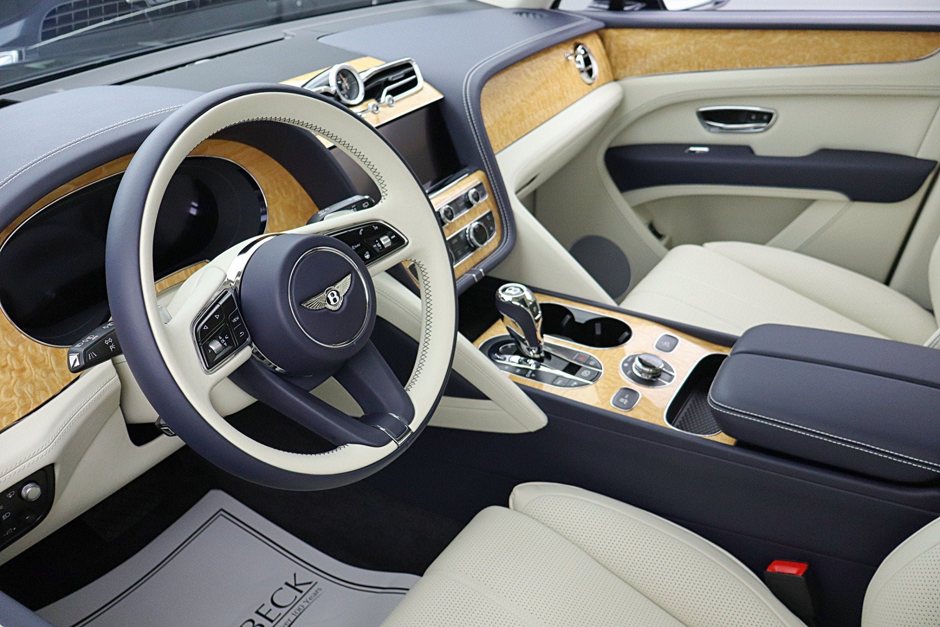 2023 Bentley Bentayga V8