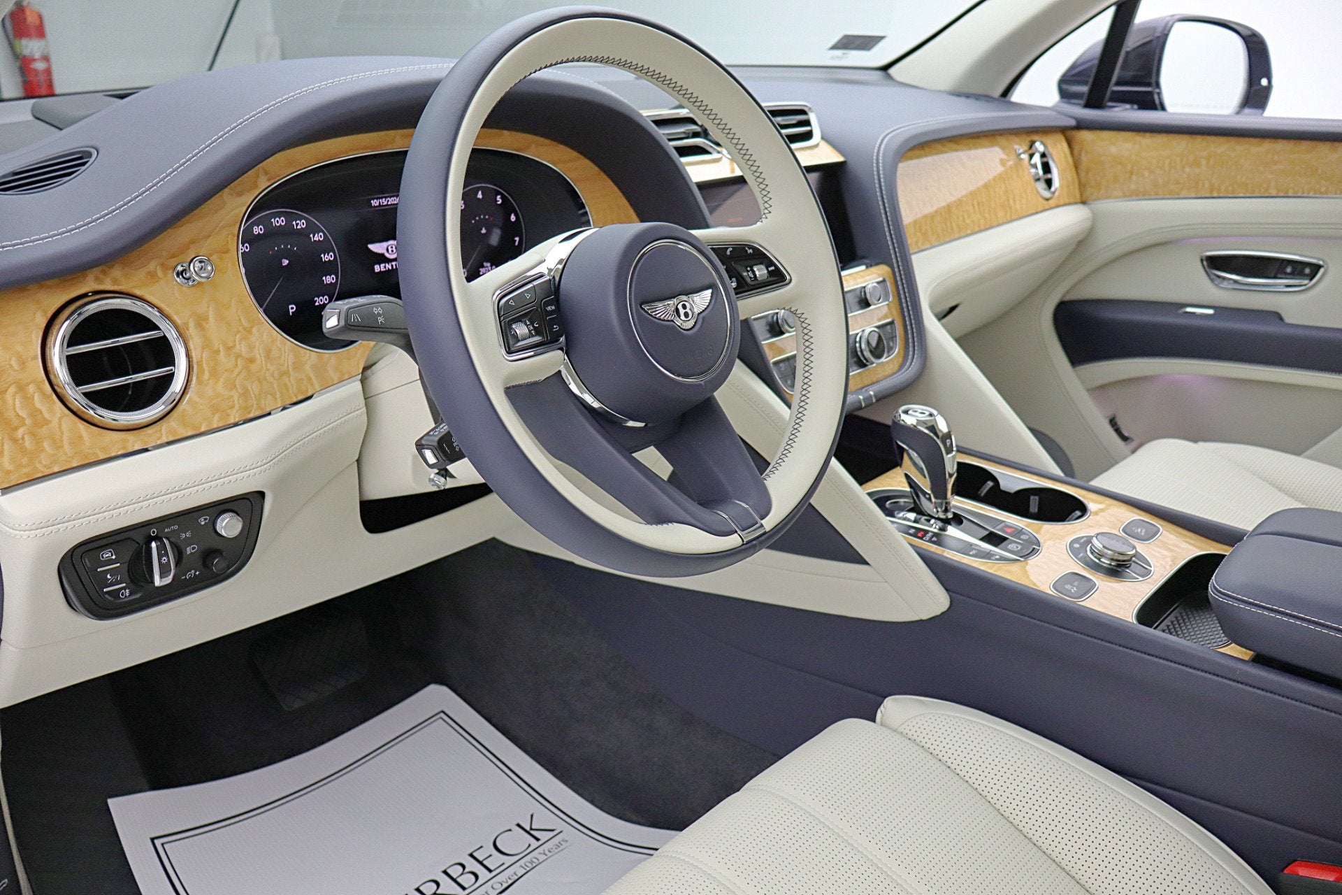 2023 Bentley Bentayga V8