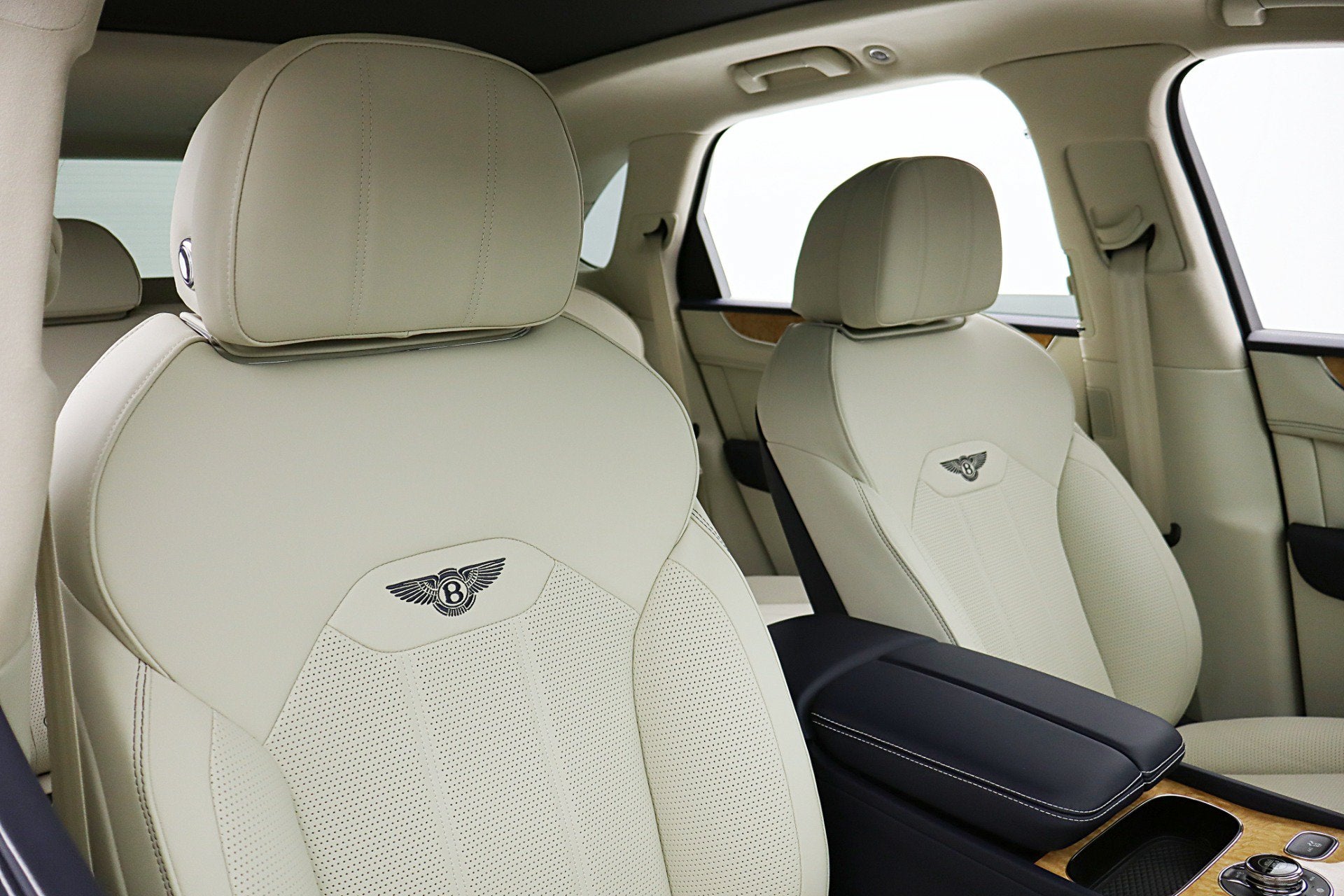 2023 Bentley Bentayga V8