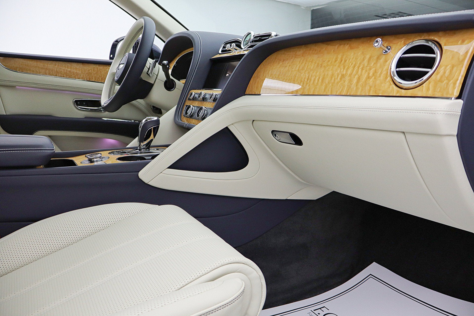 2023 Bentley Bentayga V8