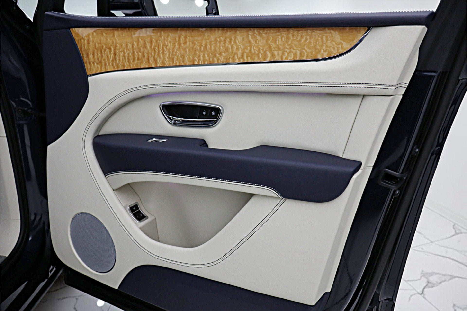 2023 Bentley Bentayga V8