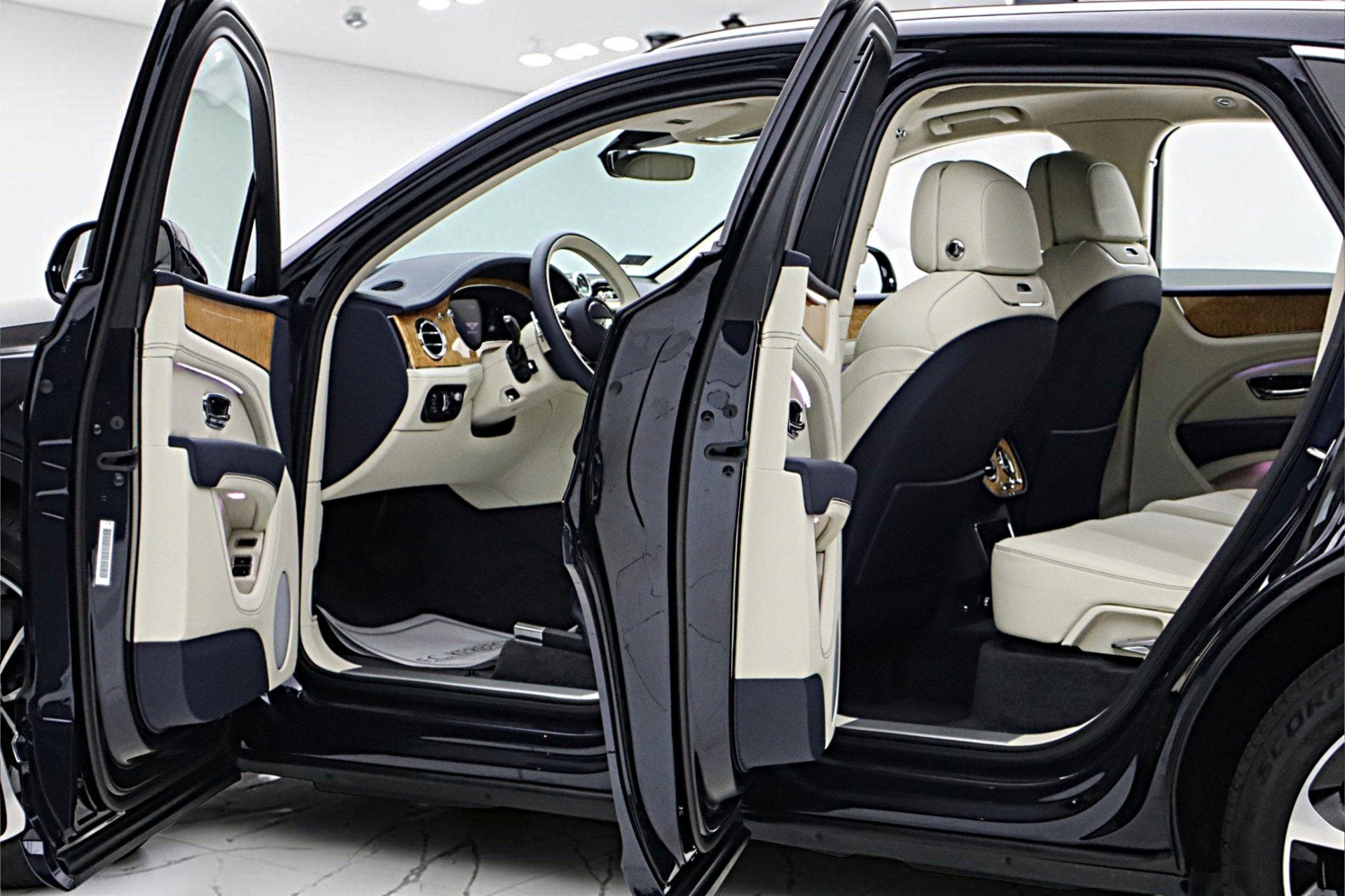 2023 Bentley Bentayga V8