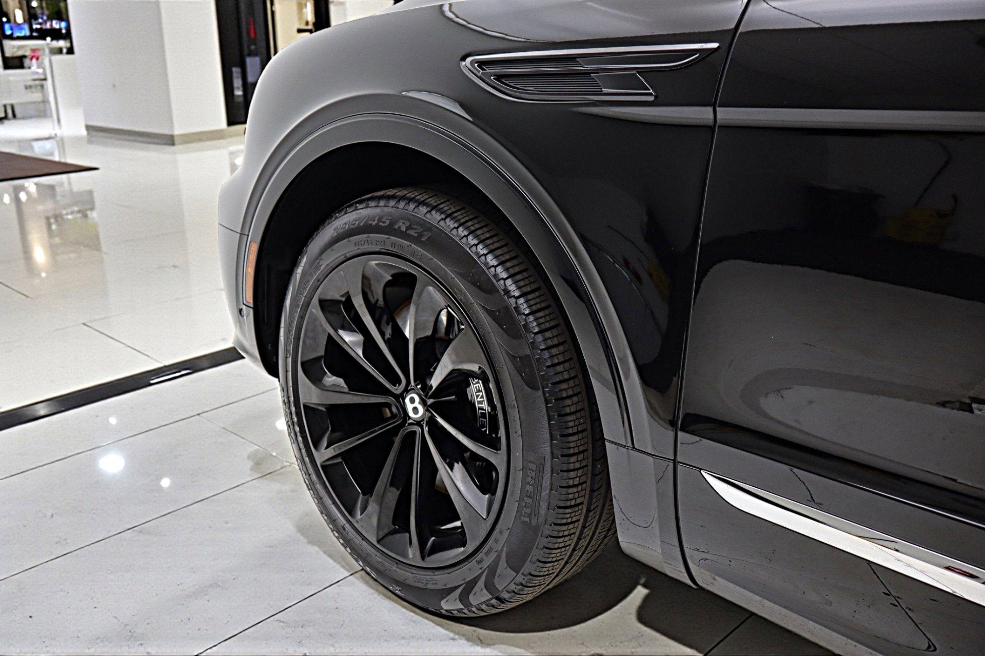 2025 Bentley Bentayga V8/LEASE OPTIONS AVAILABLE