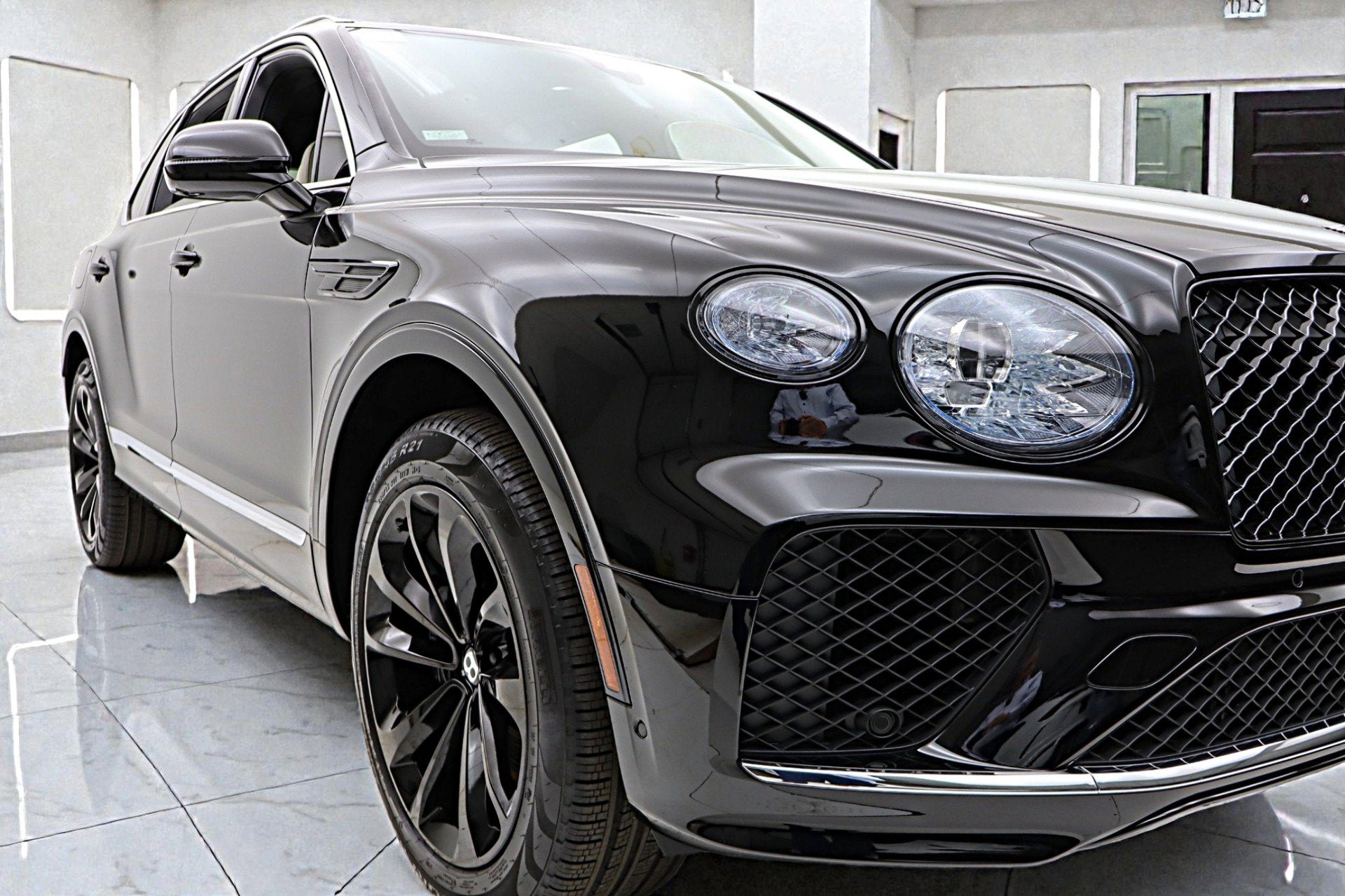 2025 Bentley Bentayga V8/LEASE OPTIONS AVAILABLE