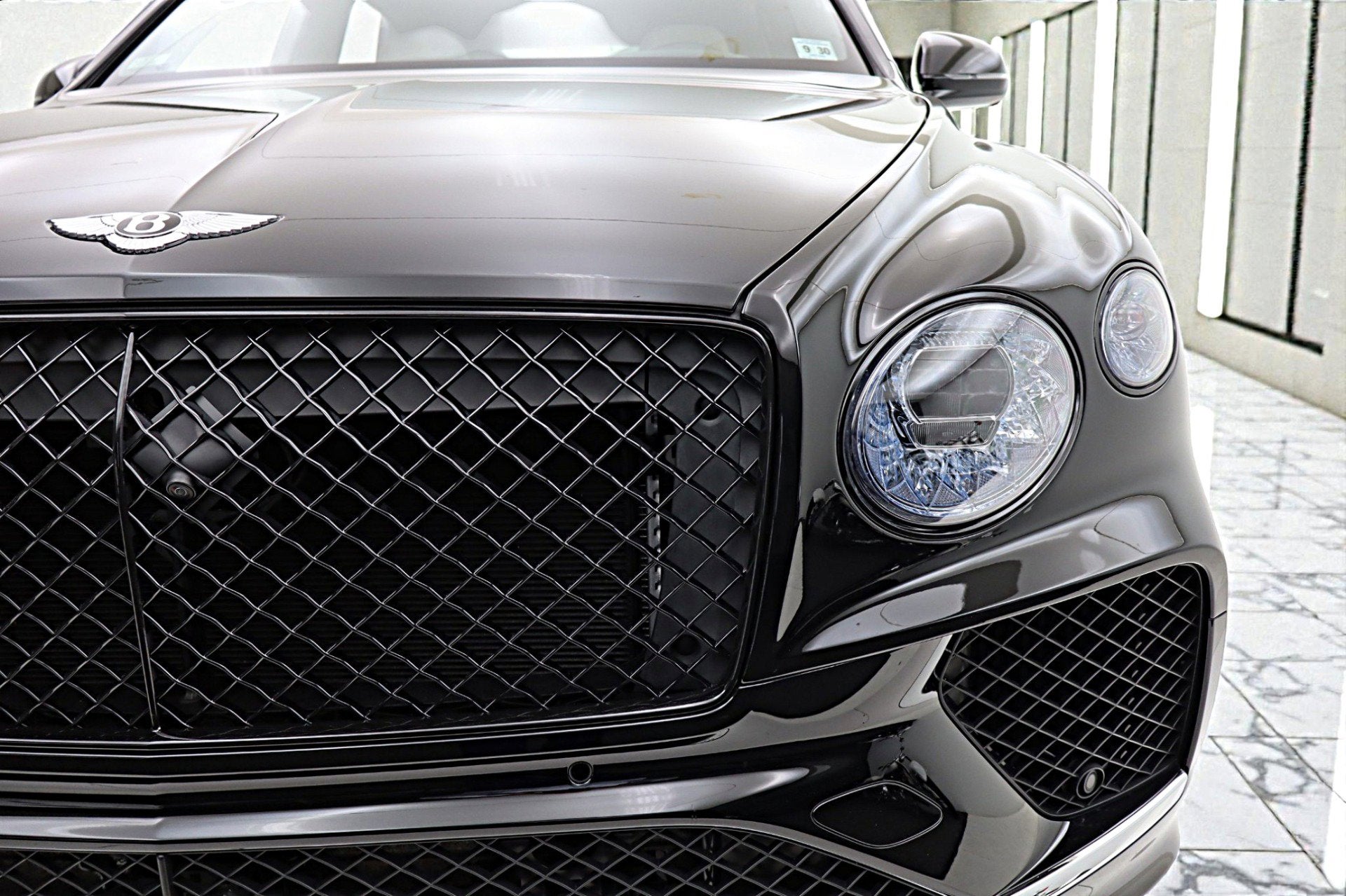 2025 Bentley Bentayga V8/LEASE OPTIONS AVAILABLE