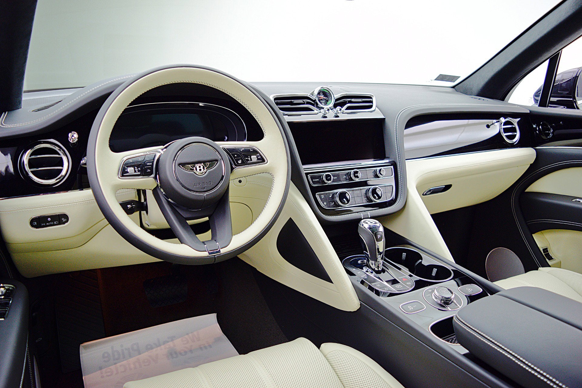 2025 Bentley Bentayga V8/LEASE OPTIONS AVAILABLE