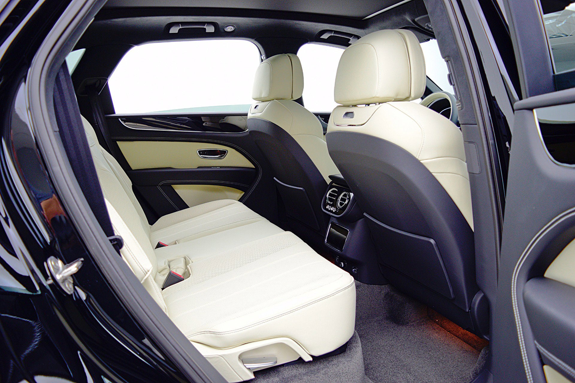 2025 Bentley Bentayga V8/LEASE OPTIONS AVAILABLE