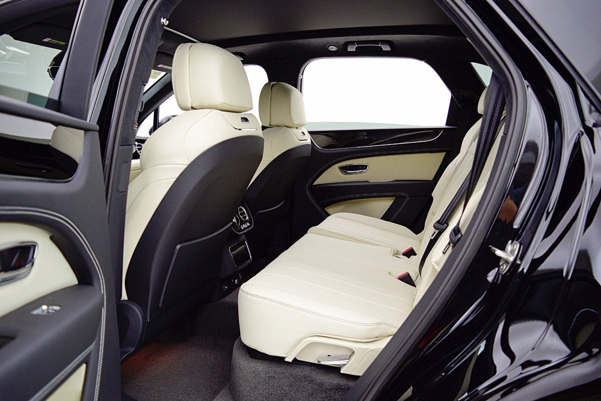 2025 Bentley Bentayga V8/LEASE OPTIONS AVAILABLE