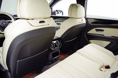 2025 Bentley Bentayga V8/LEASE OPTIONS AVAILABLE