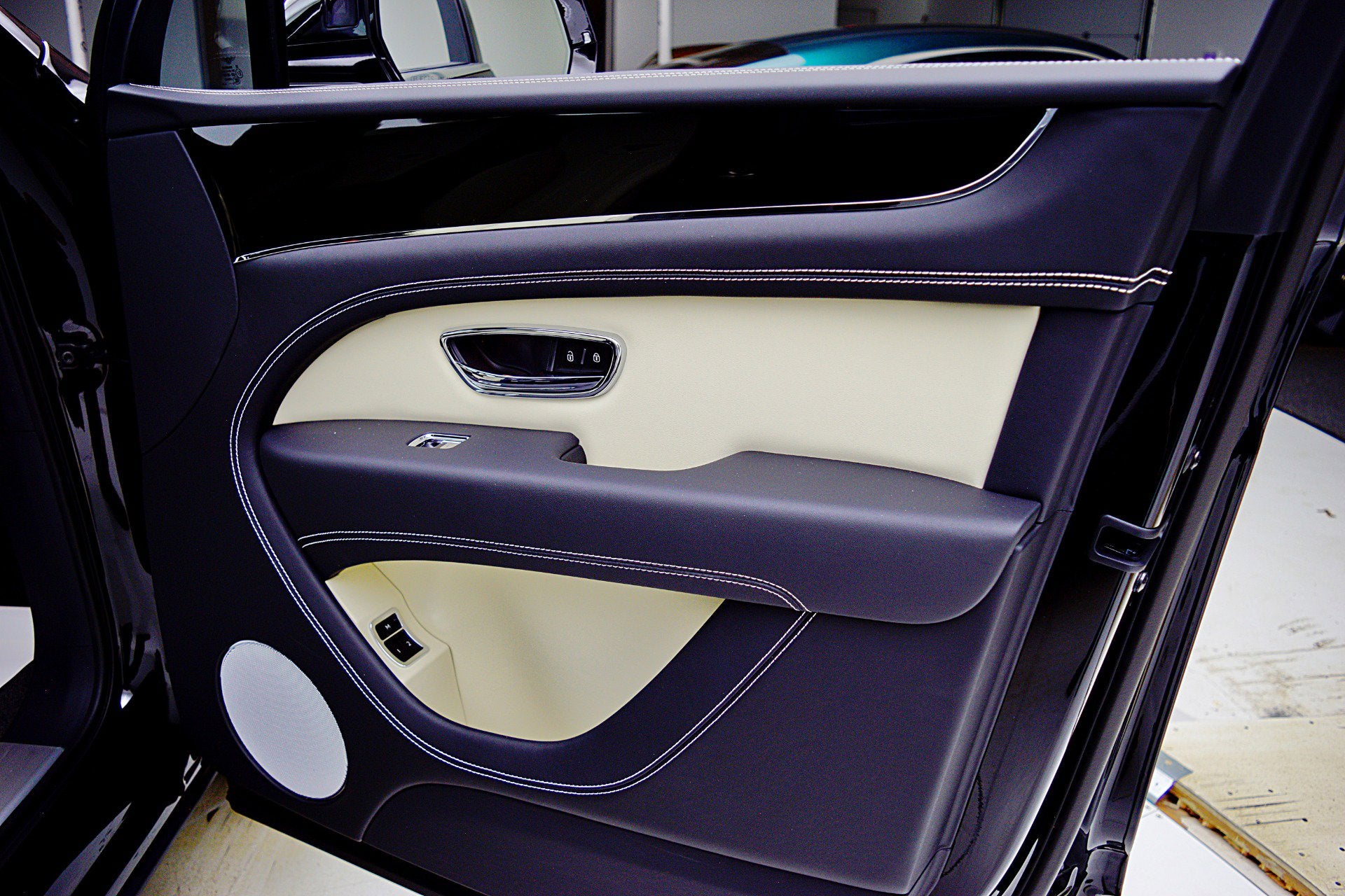 2025 Bentley Bentayga V8/LEASE OPTIONS AVAILABLE