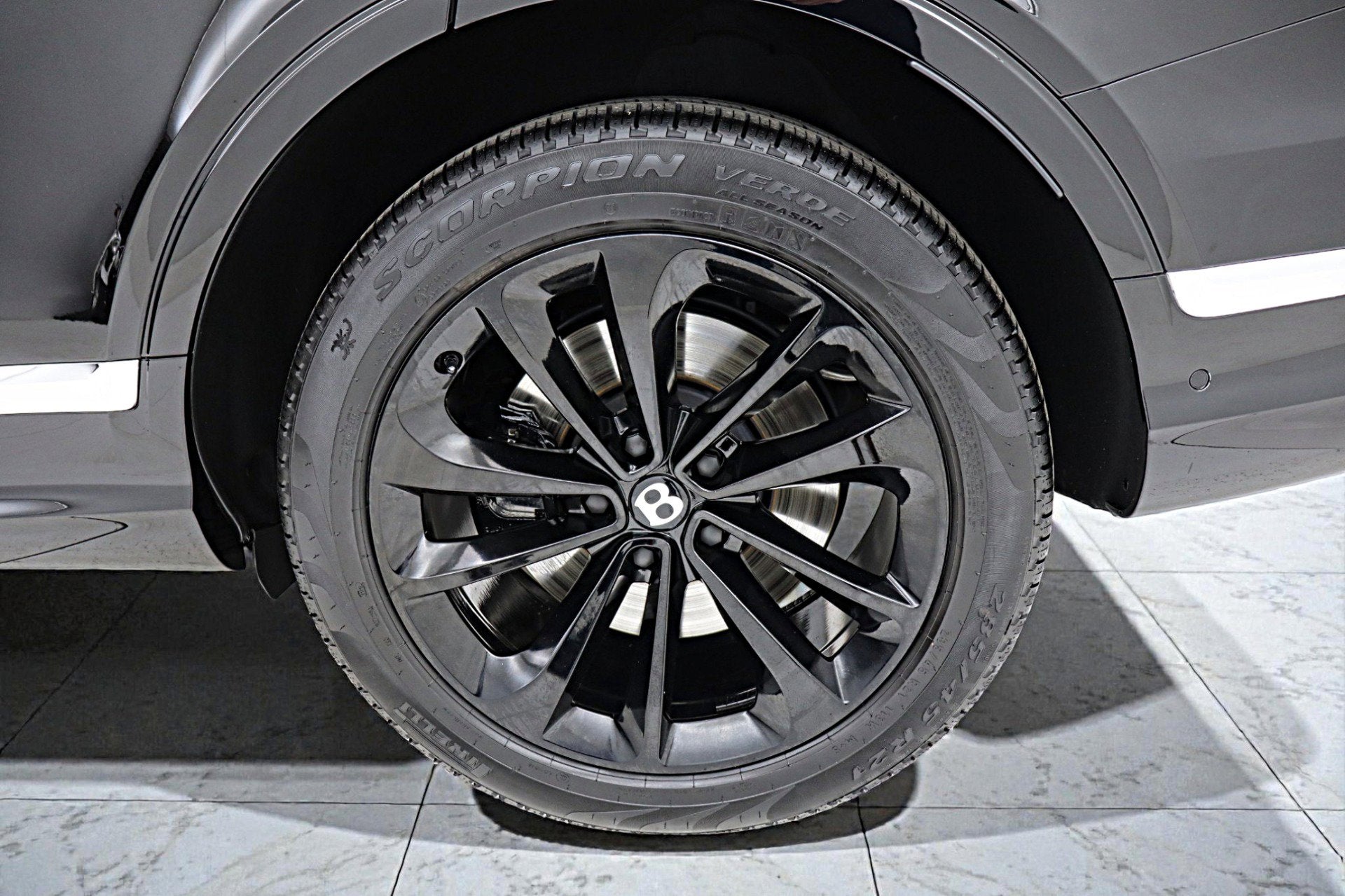 2025 Bentley Bentayga V8/LEASE OPTIONS AVAILABLE