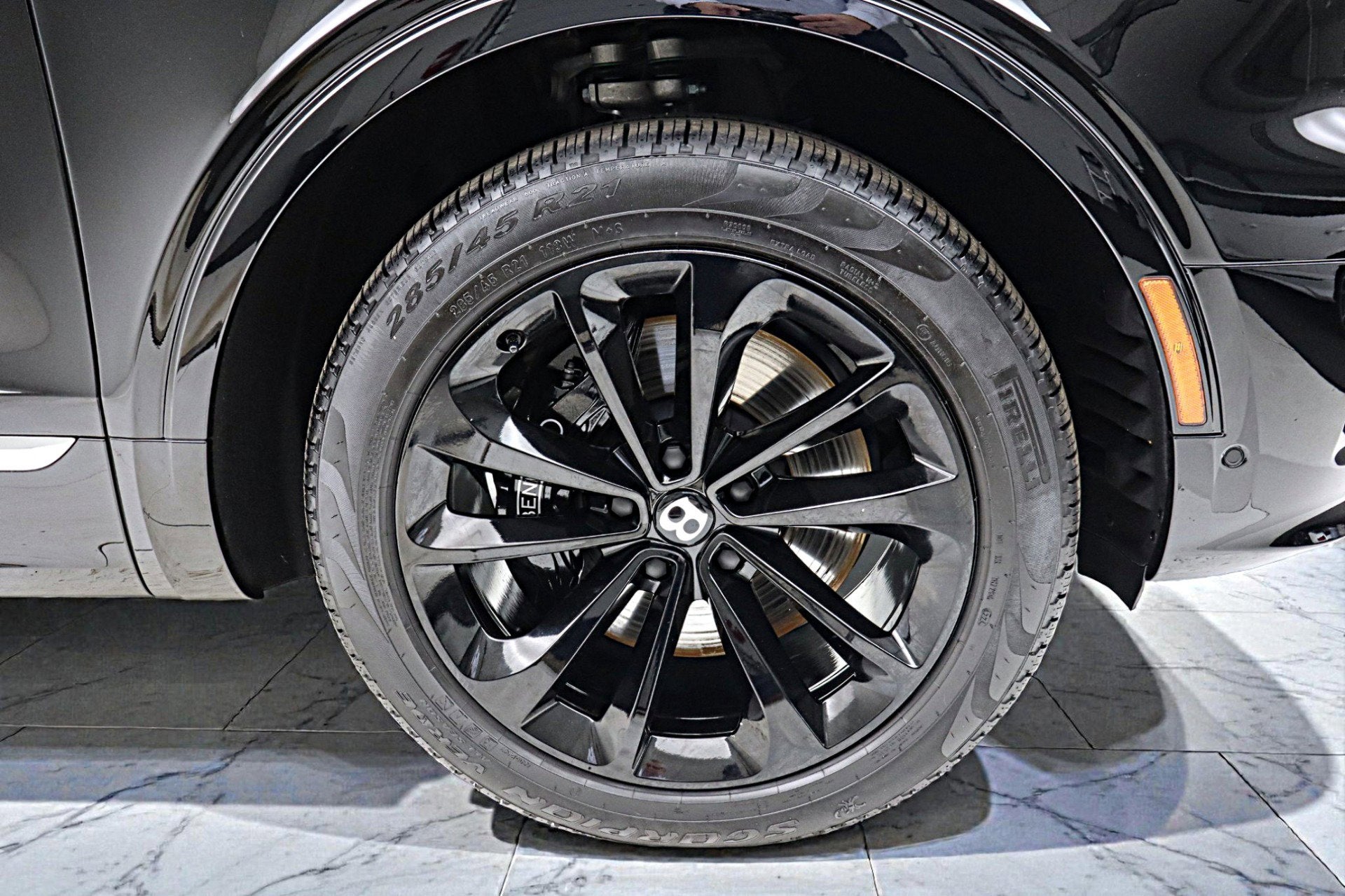 2025 Bentley Bentayga V8/LEASE OPTIONS AVAILABLE