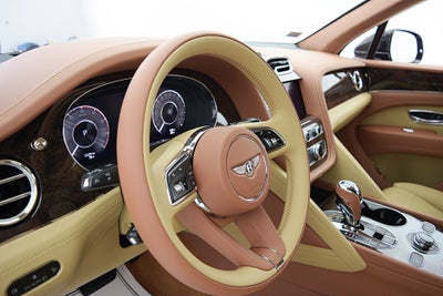 2024 Bentley Bentayga V8/LEASE OPTIONS AVAILABLE