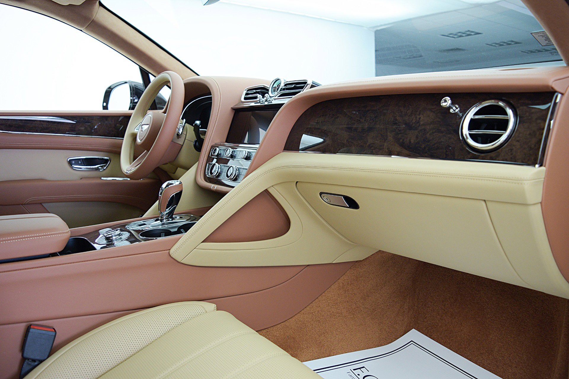 2024 Bentley Bentayga V8/LEASE OPTIONS AVAILABLE