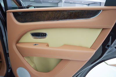 2024 Bentley Bentayga V8/LEASE OPTIONS AVAILABLE