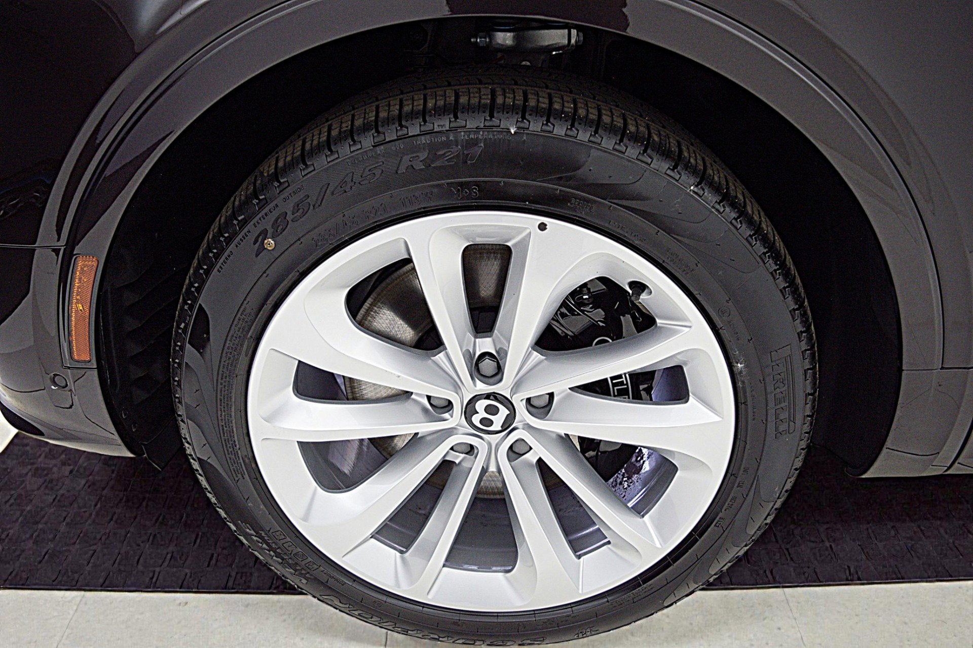 2024 Bentley Bentayga V8/LEASE OPTIONS AVAILABLE