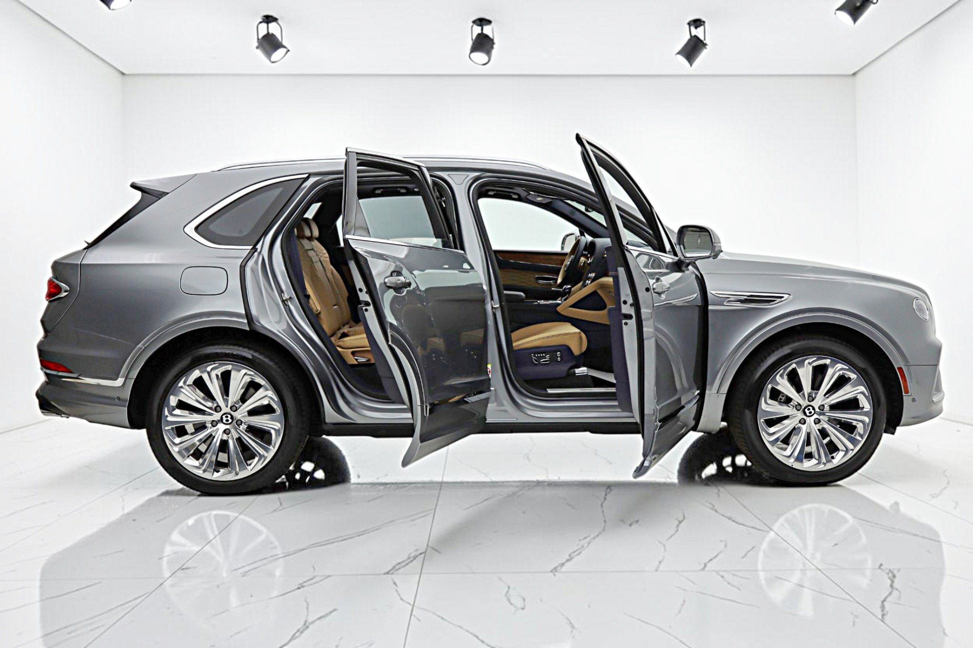 2025 Bentley Bentayga Azure V8/LEASE OPTIONS AVAILABLE