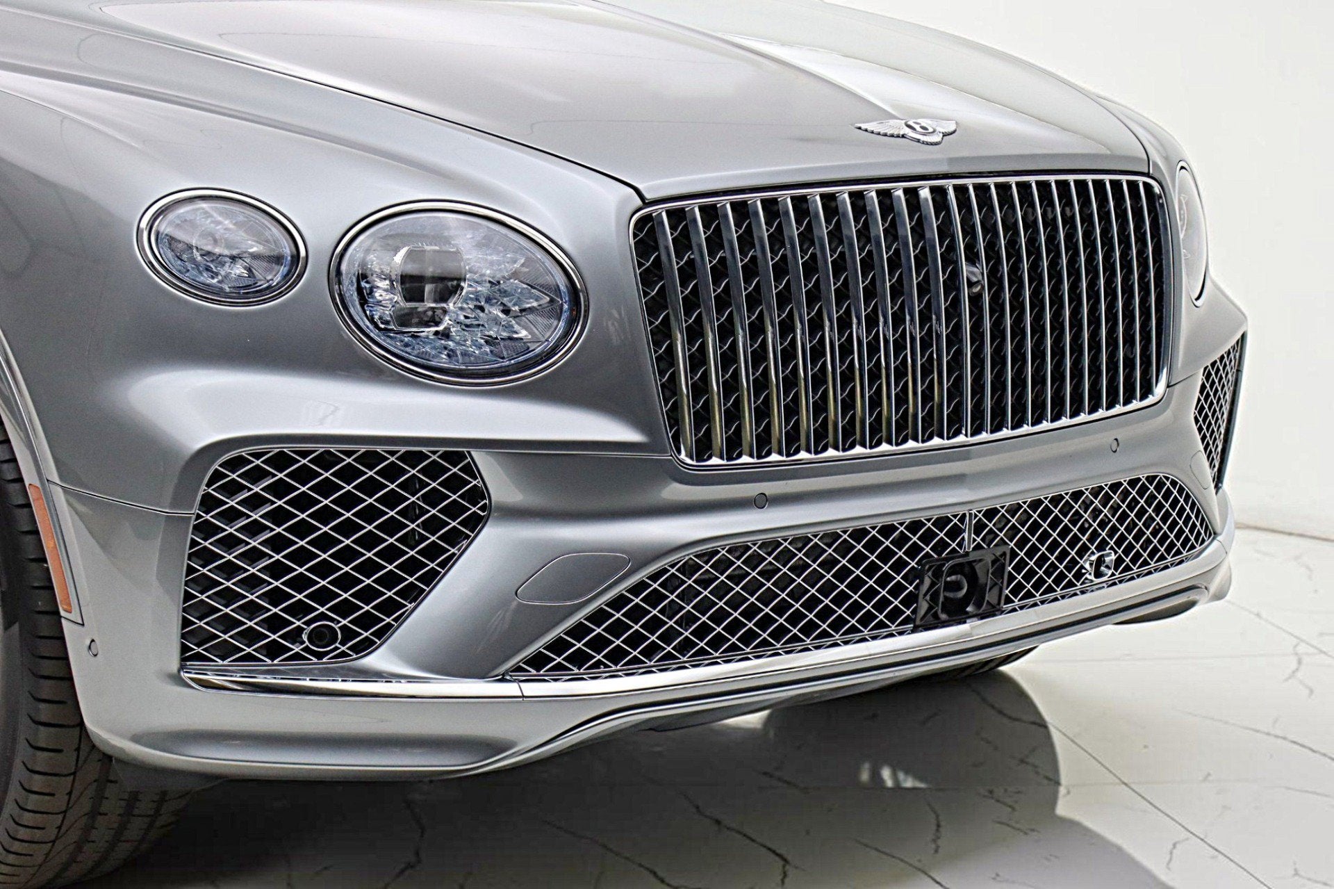 2025 Bentley Bentayga Azure V8/LEASE OPTIONS AVAILABLE