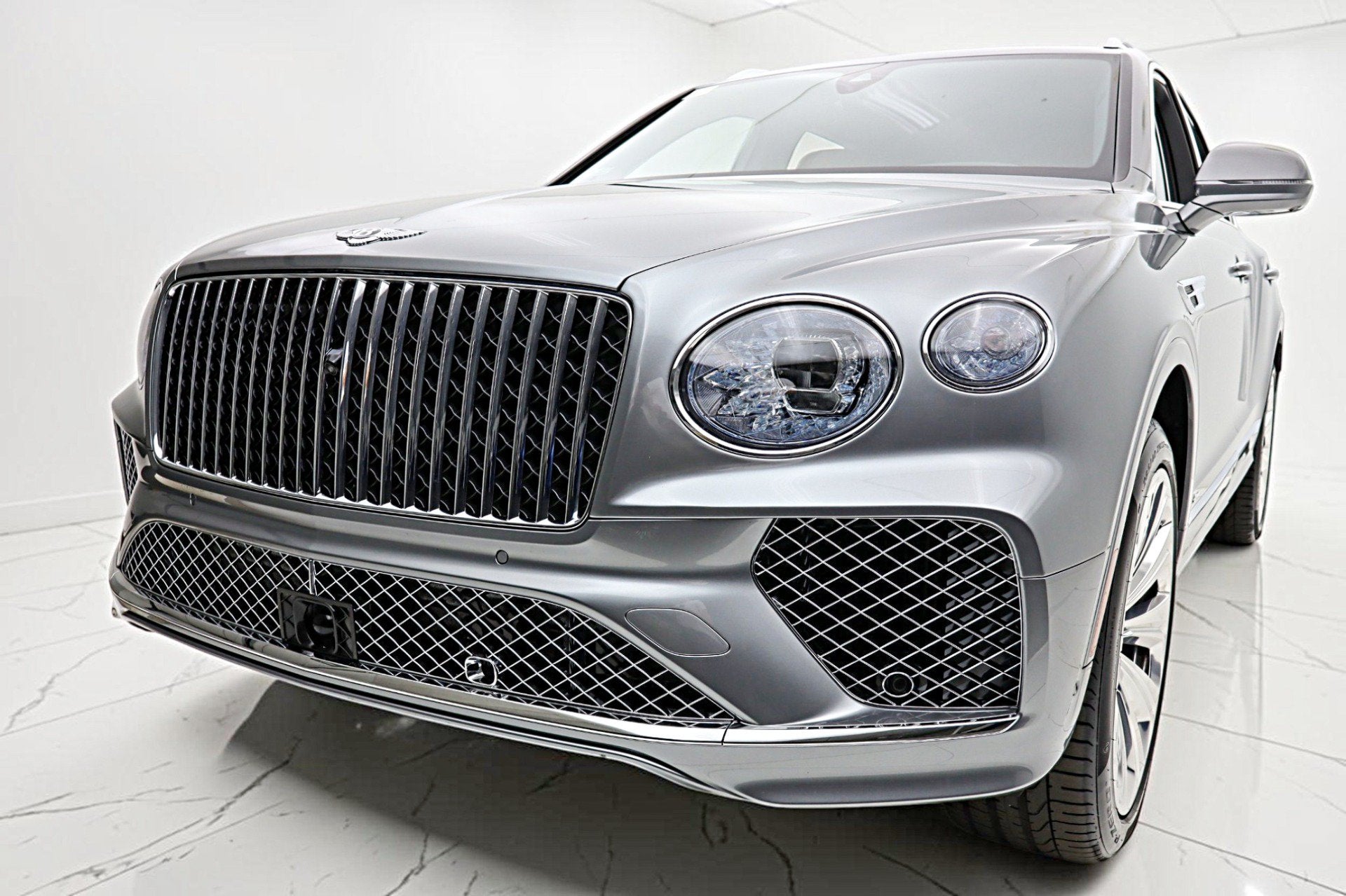2025 Bentley Bentayga Azure V8/LEASE OPTIONS AVAILABLE