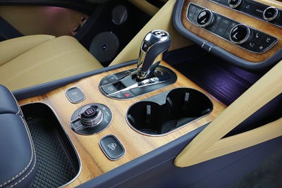 2025 Bentley Bentayga Azure V8/LEASE OPTIONS AVAILABLE