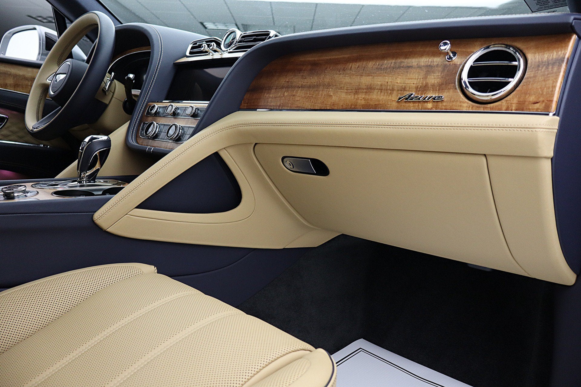 2025 Bentley Bentayga Azure V8/LEASE OPTIONS AVAILABLE