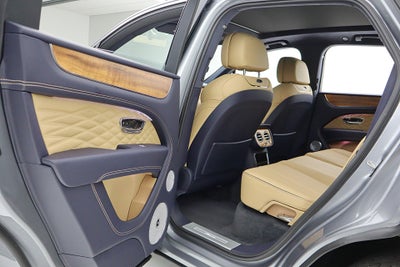 2025 Bentley Bentayga Azure V8/LEASE OPTIONS AVAILABLE