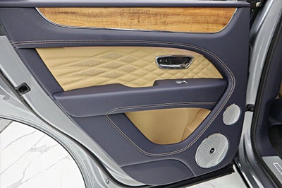 2025 Bentley Bentayga Azure V8/LEASE OPTIONS AVAILABLE