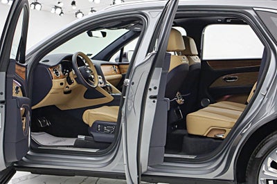2025 Bentley Bentayga Azure V8/LEASE OPTIONS AVAILABLE