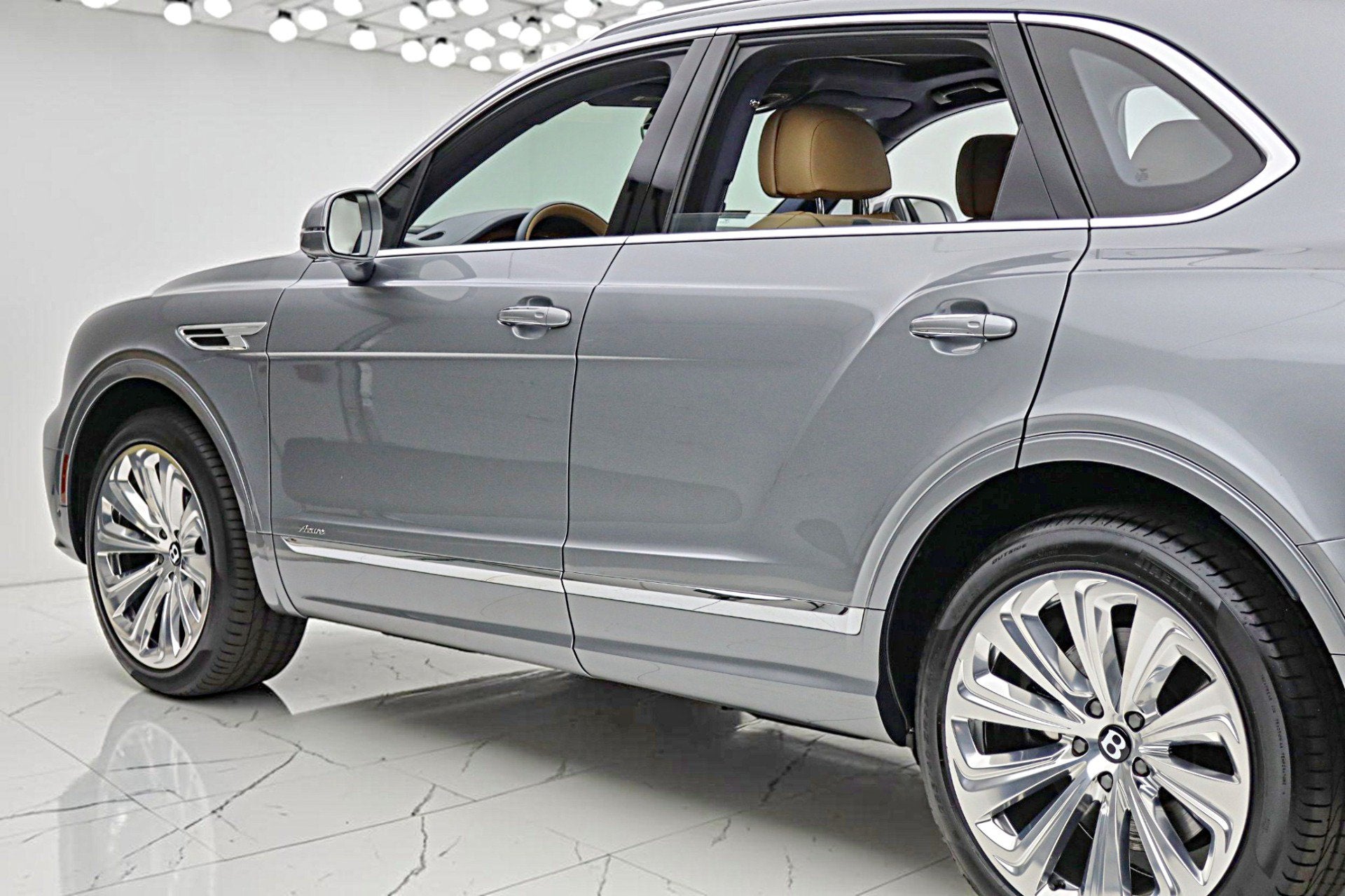 2025 Bentley Bentayga Azure V8/LEASE OPTIONS AVAILABLE