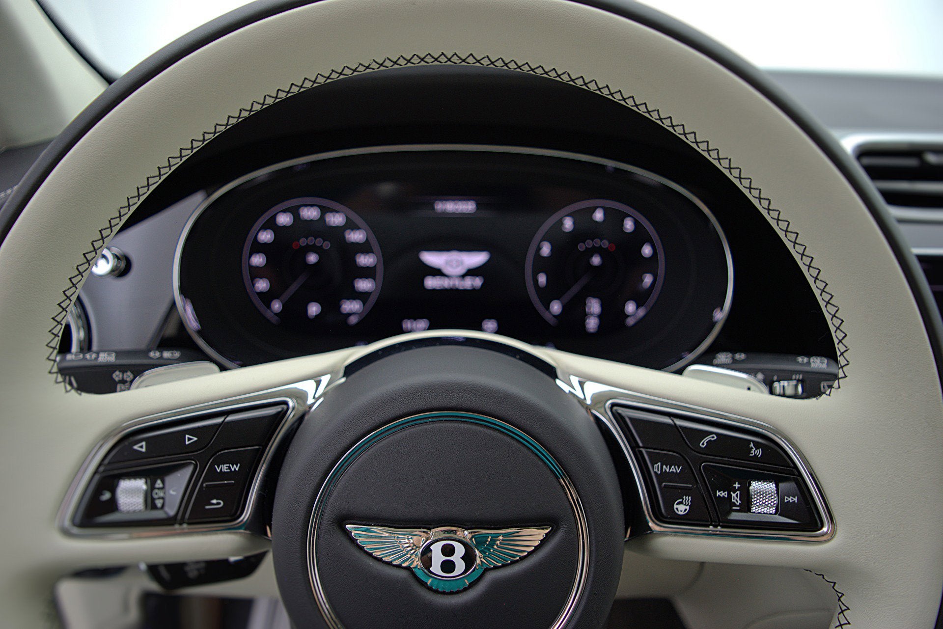 2023 Bentley Bentayga EWB V8/LEASE OPTIONS AVAILABLE