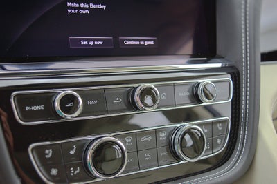 2023 Bentley Bentayga EWB V8/LEASE OPTIONS AVAILABLE