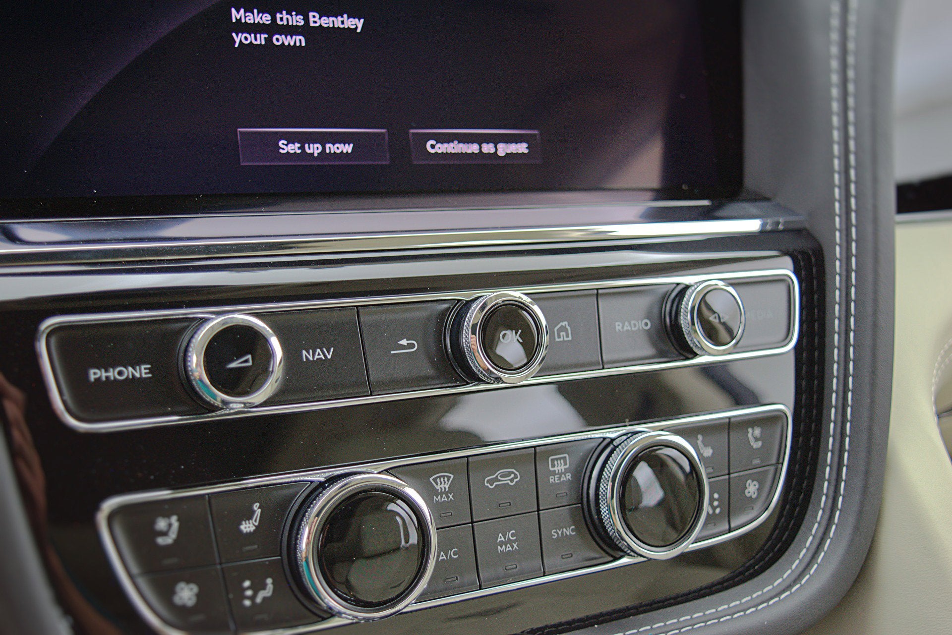 2023 Bentley Bentayga EWB V8/LEASE OPTIONS AVAILABLE