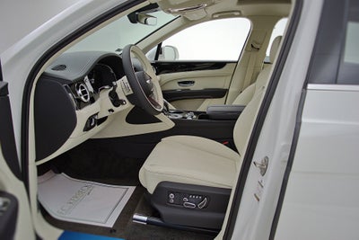 2023 Bentley Bentayga EWB V8/LEASE OPTIONS AVAILABLE