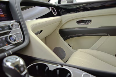 2023 Bentley Bentayga EWB V8/LEASE OPTIONS AVAILABLE