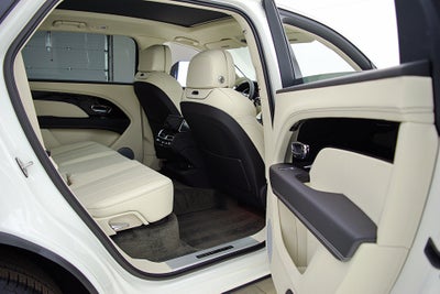 2023 Bentley Bentayga EWB V8/LEASE OPTIONS AVAILABLE