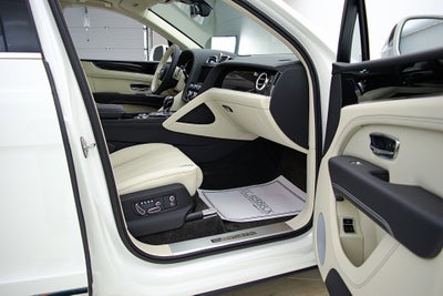 2023 Bentley Bentayga EWB V8/LEASE OPTIONS AVAILABLE