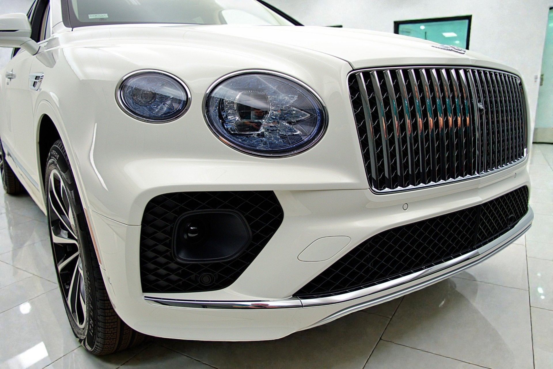 2023 Bentley Bentayga EWB V8/LEASE OPTIONS AVAILABLE