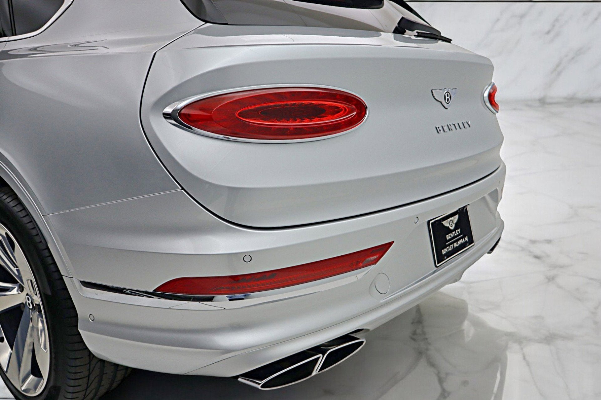 2024 Bentley Bentayga EWB Azure V8/LEASE OPTIONS AVAILABLE