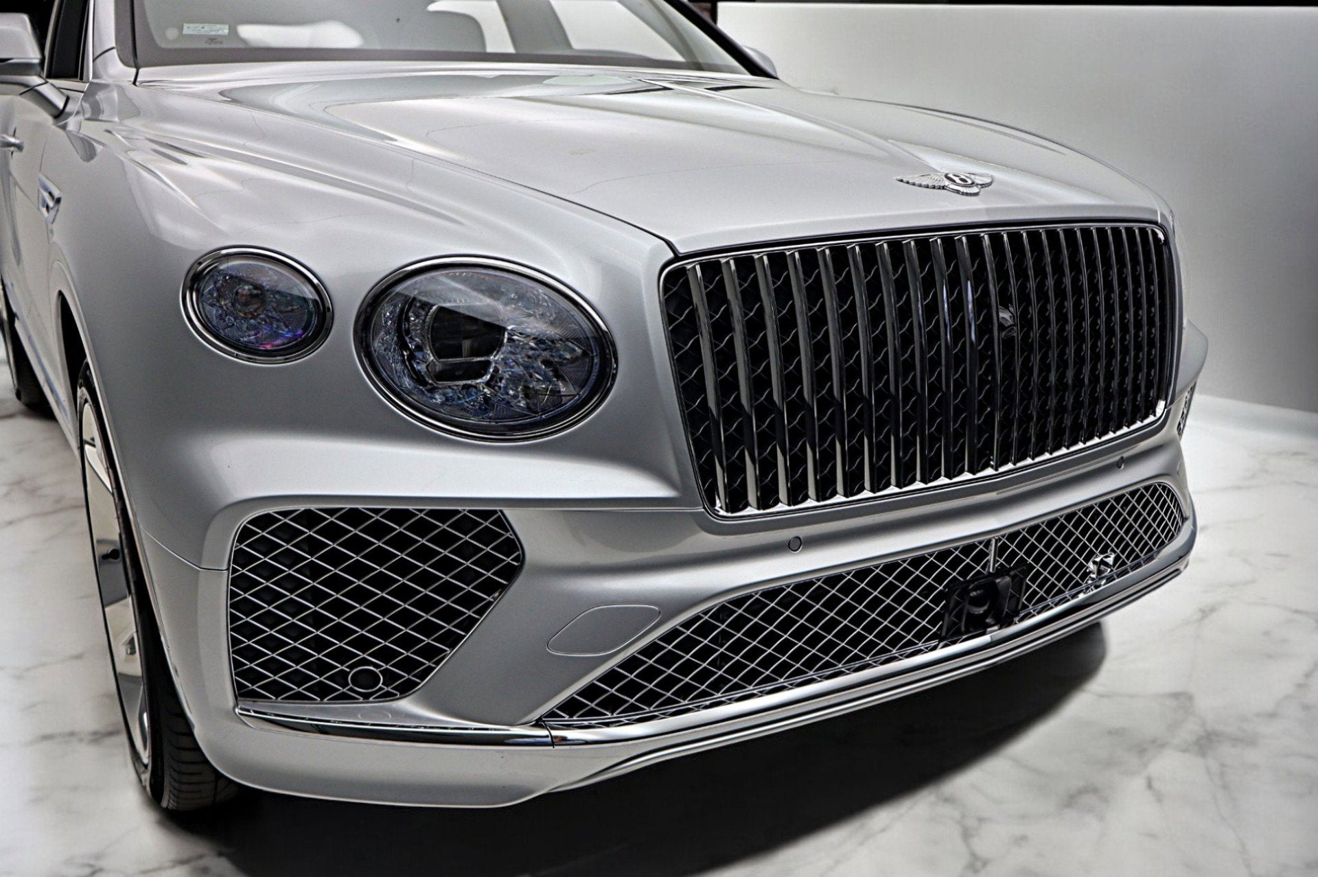 2024 Bentley Bentayga EWB Azure V8/LEASE OPTIONS AVAILABLE