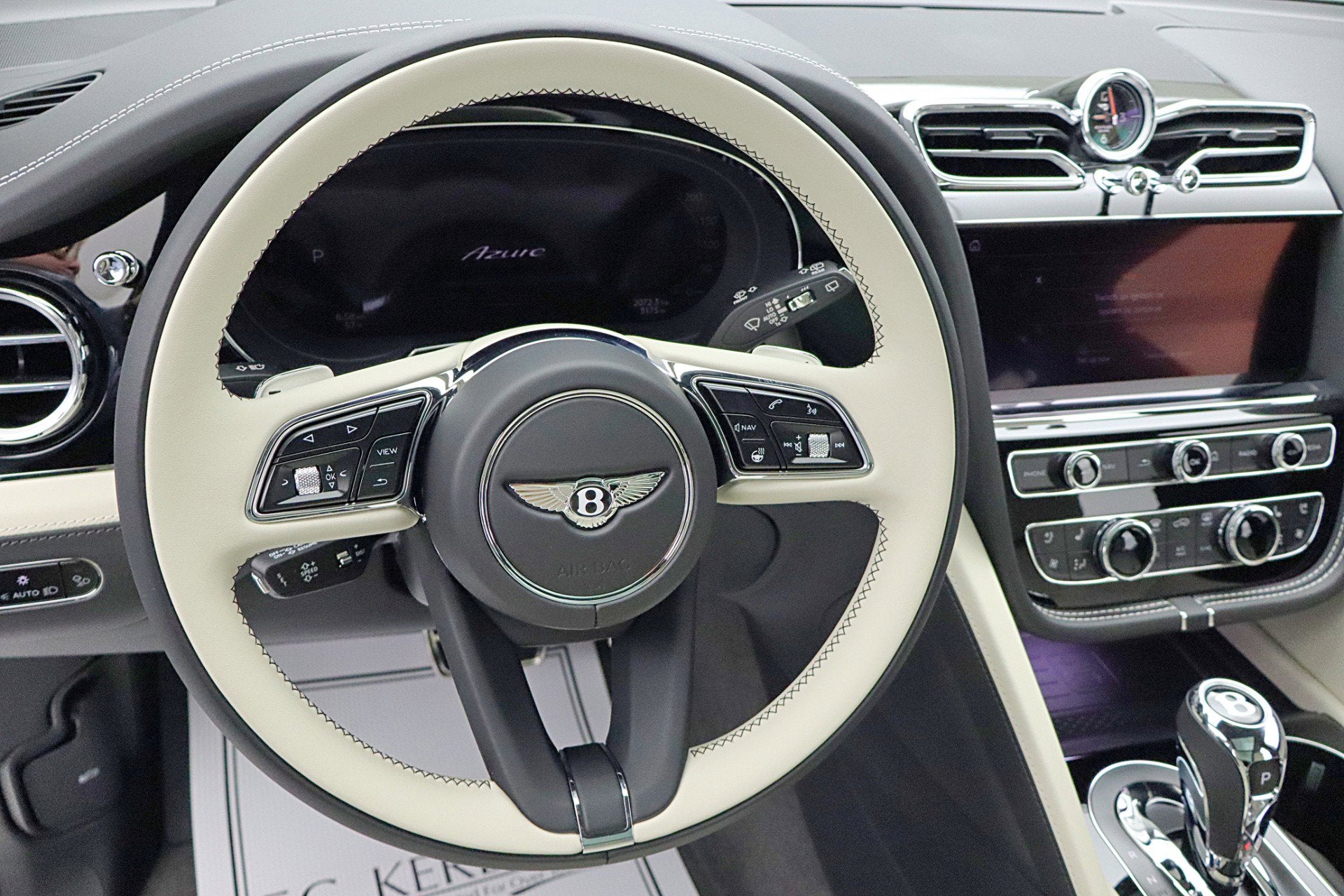 2024 Bentley Bentayga EWB Azure V8/LEASE OPTIONS AVAILABLE