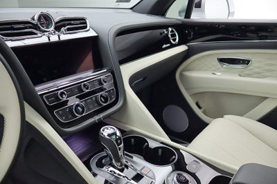 2024 Bentley Bentayga EWB Azure V8/LEASE OPTIONS AVAILABLE