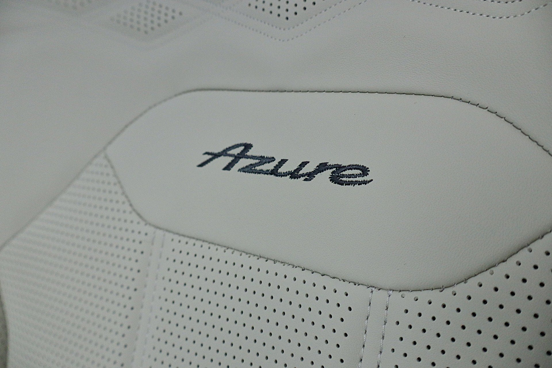 2024 Bentley Bentayga EWB Azure V8/LEASE OPTIONS AVAILABLE