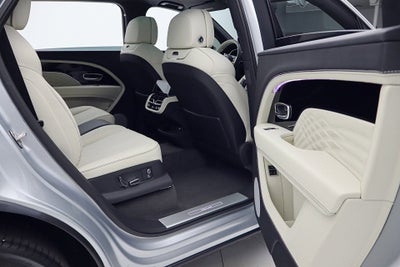 2024 Bentley Bentayga EWB Azure V8/LEASE OPTIONS AVAILABLE