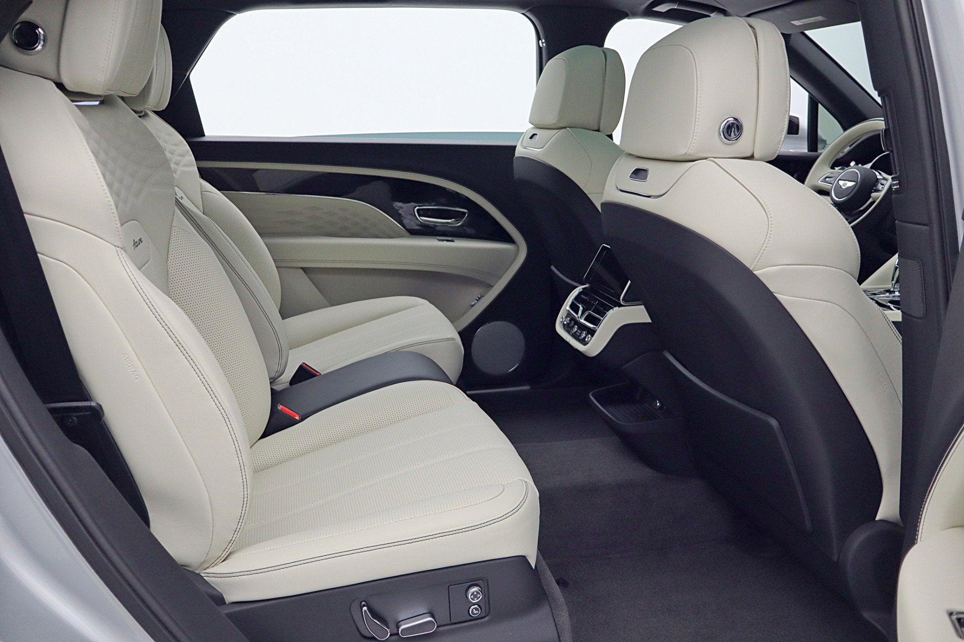 2024 Bentley Bentayga EWB Azure V8/LEASE OPTIONS AVAILABLE